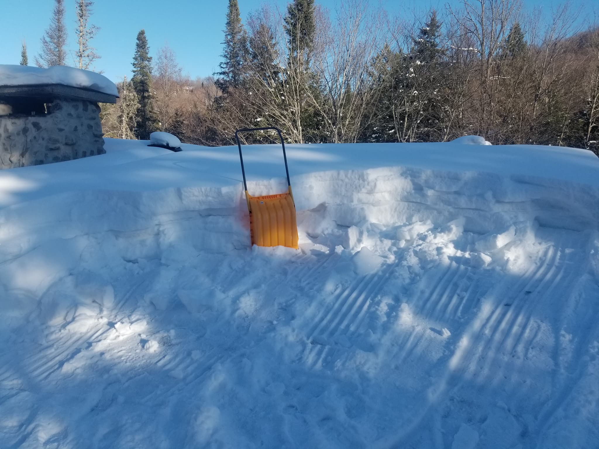 Déneigement de toitures